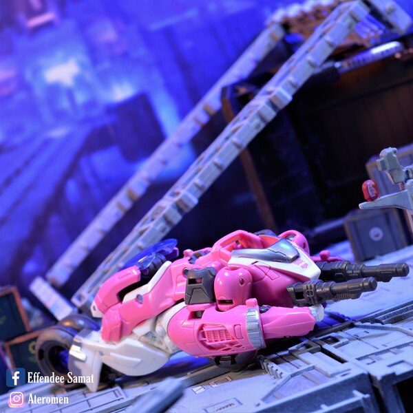 Transformers Studio Series SS 85 Arcee Toy Photography Images By Effendee Samat  (7 of 9)